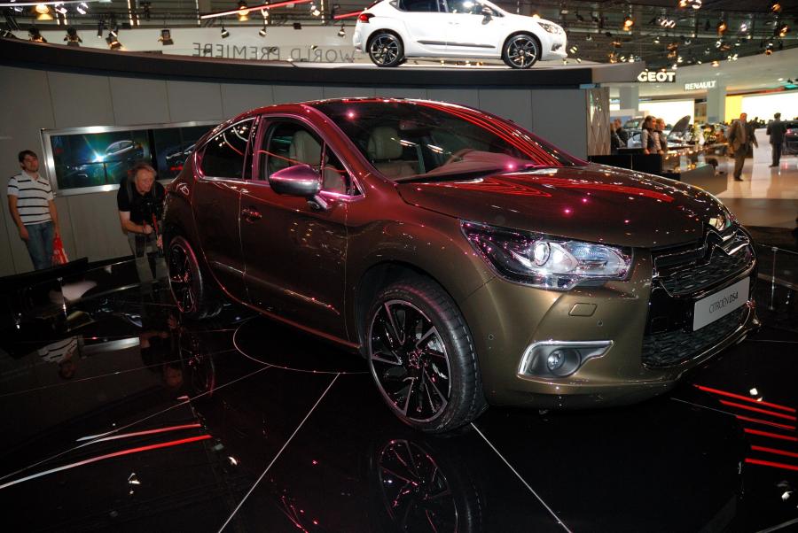  Citroen DS4 2010 года  (фото 95 из 143)